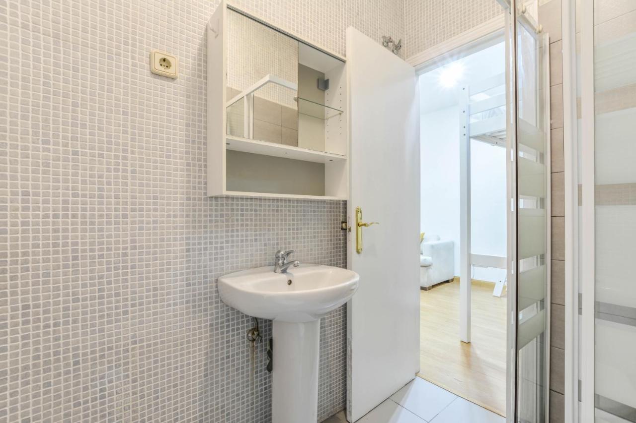 Apartamento En Cascorro Apartment Madrid Luaran gambar